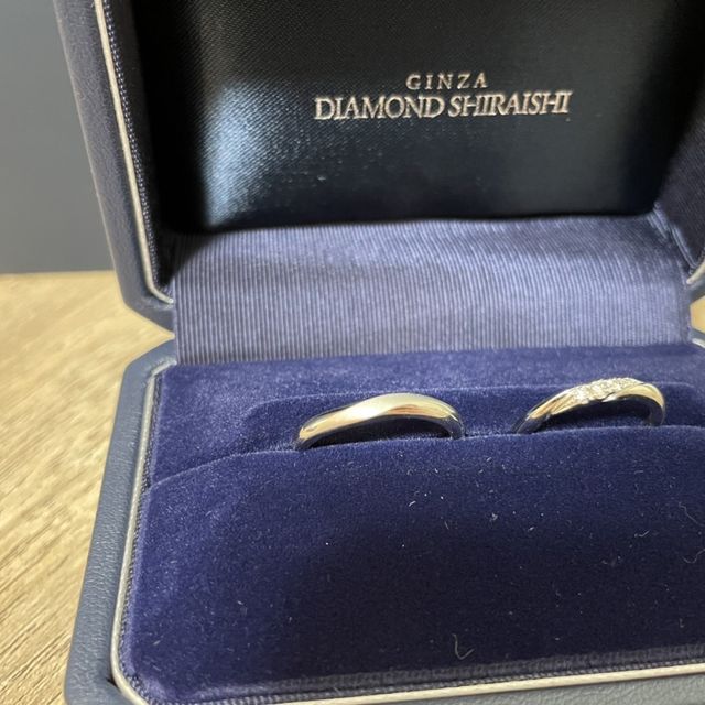 【銀座ダイヤモンドシライシの口コミ】 二人とも、シンプルなデザイン且つ飽きがこないようなものがいいと考えて…