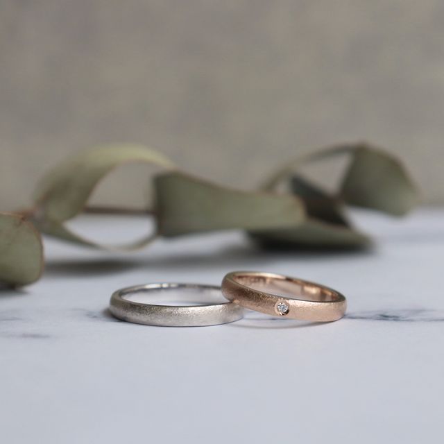 【鶴(mikoto)の口コミ】 とにかくデザインがとても素敵で気に入っています。

細めのゴールドの指…