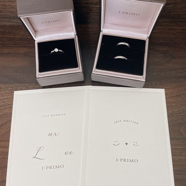 【アイプリモ(I-PRIMO)の口コミ】 指輪のデザインと指にはめた時の質感で決めました。
婚約指輪と結婚指輪を…