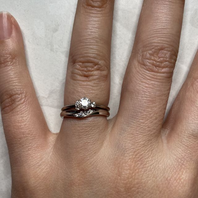 【銀座ダイヤモンドシライシの口コミ】 予算を二人で決めて購入しに行きました。定番のシンプルなお揃いのプラチ…