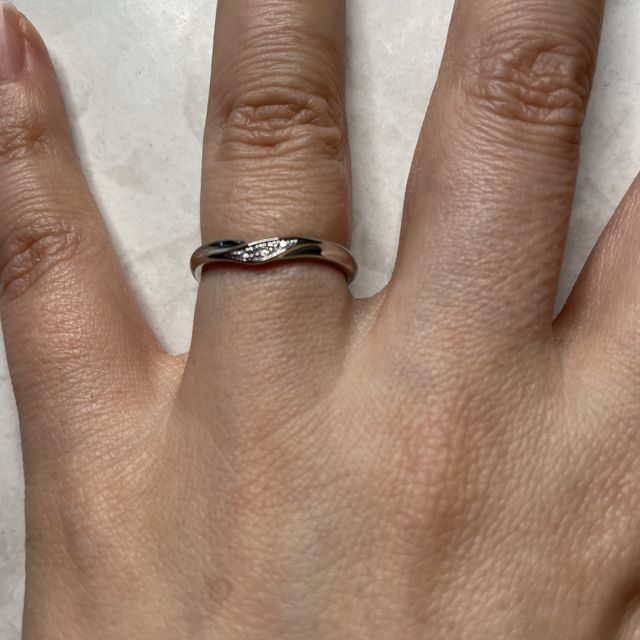 【銀座ダイヤモンドシライシの口コミ】 予算を二人で決めて購入しに行きました。定番のシンプルなお揃いのプラチ…