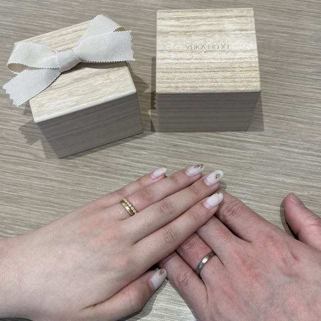 【YUKA HOJO(ユカホウジョウ)の口コミ】 結婚指輪はゴールドでシンプルなもので彼とペアのもの、婚約指輪は普段か…