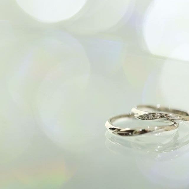 【アイプリモ(I-PRIMO)の口コミ】 派手すぎず長くつけられそうなものを2人で決めました。
私だけの好みで決…