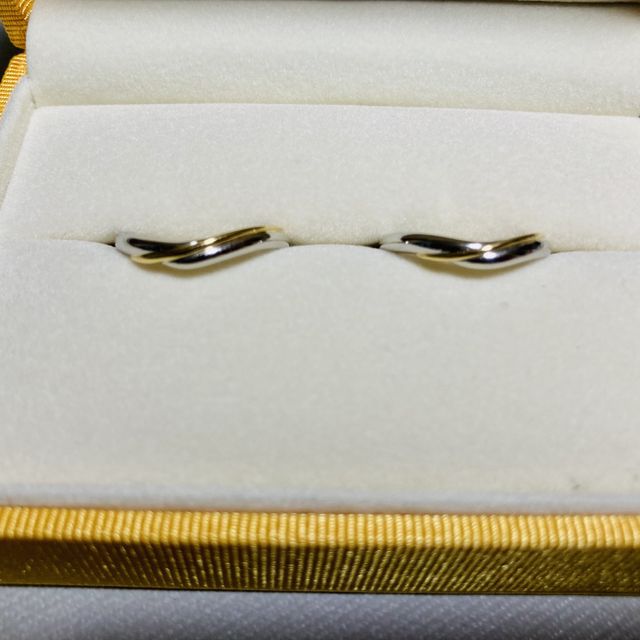 【ケイウノ ブライダル(K.UNO BRIDAL)の口コミ】 デザインとオリジナル刻印が決め手になりました。2人のエピソードを踏まえ…