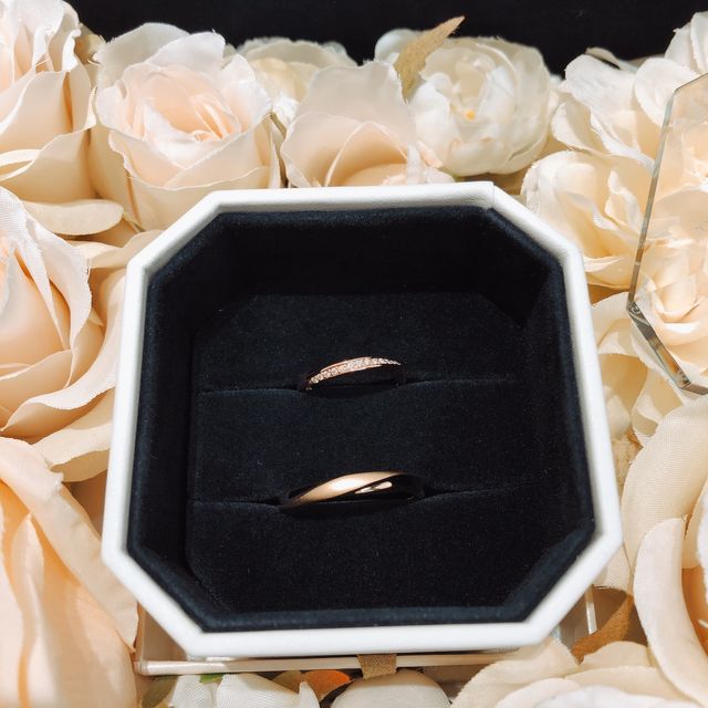 【4℃ BRIDAL(ヨンドシーブライダル)の口コミ】 婚約指輪がこちらのものだったのもあり、結婚指輪も初めにこちらの店舗で…