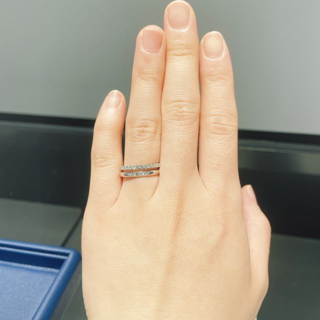 【銀座ダイヤモンドシライシの口コミ】 指輪のデザインが多く、なによりもダイヤモンドがとても綺麗でした。鍛造…