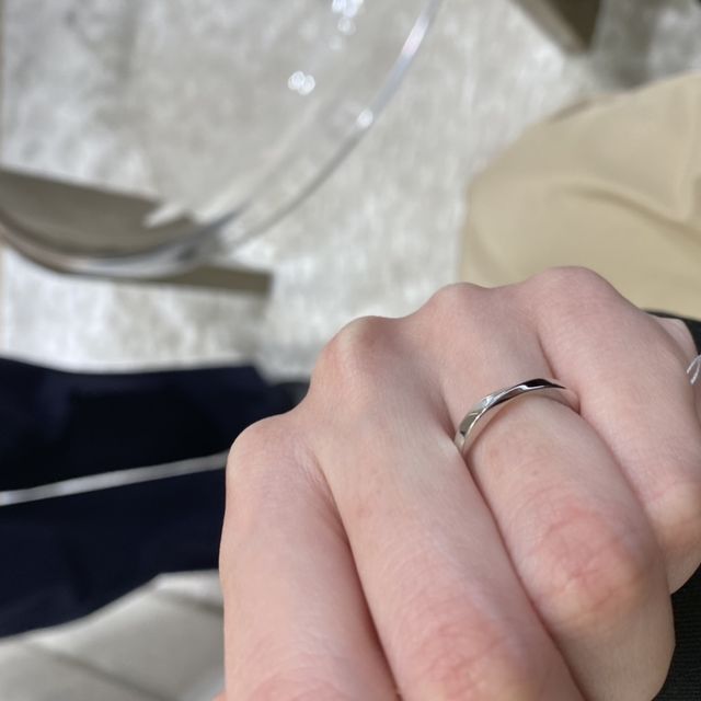 【グラフ(GRAFF)の口コミ】 グラフのスパイラルリングです。素材はホワイトゴールドです。どの角度か…