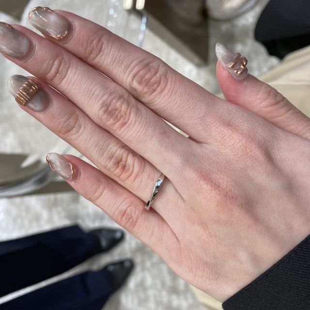 【グラフ(GRAFF)の口コミ】 グラフのスパイラルリングです。素材はホワイトゴールドです。どの角度か…