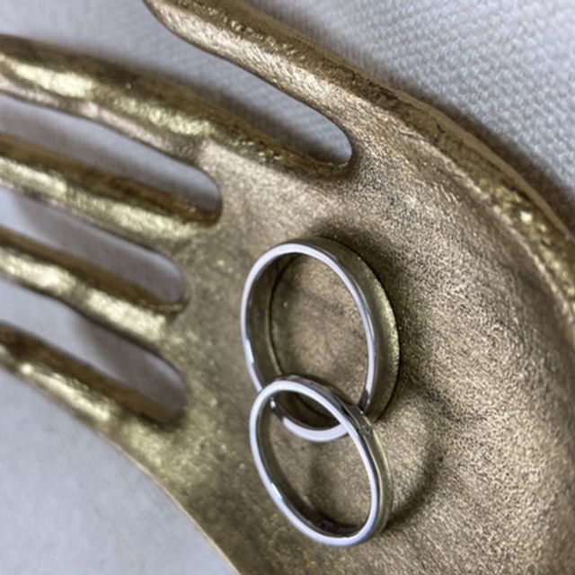 【PORTADA(ポルターダ)の口コミ】 最初はウェーブタイプの指輪が候補でしたが写真で見るよりも立体感が強く…
