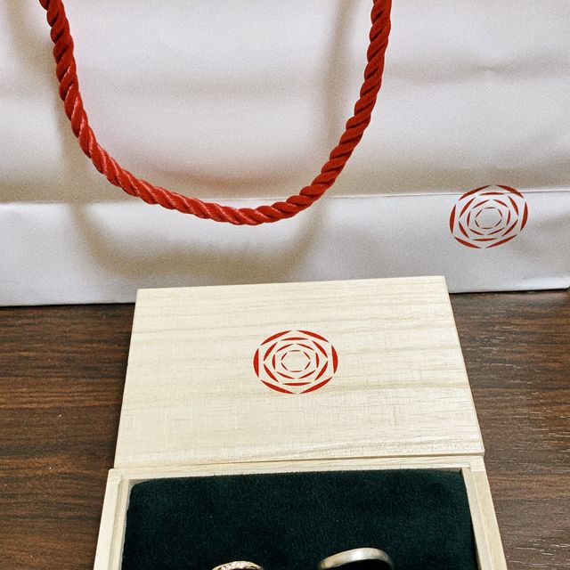 【出雲結(いずもゆい)の口コミ】 来店前に、サンプルリングを請求させていただき、家で2人でじっくり見たと…