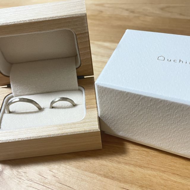 【uchimari(ウチマリ)の口コミ】 指にフィットしやすい個性的な8角形の形を選びました。
色はゴールドが一…