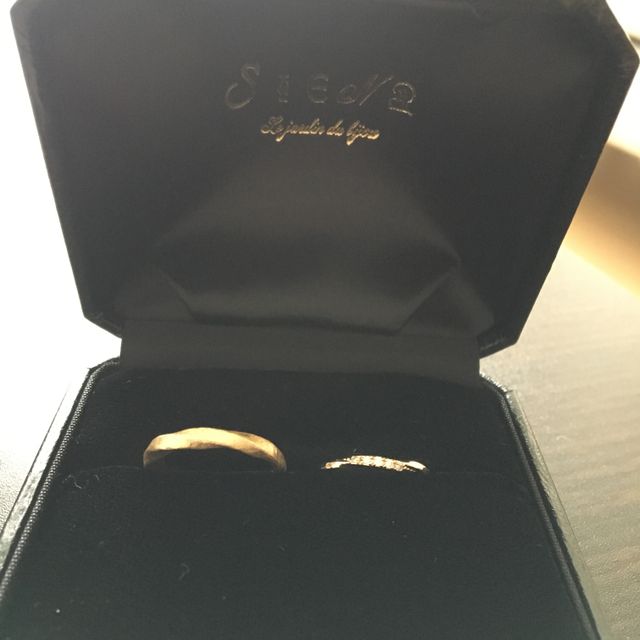 【SIENAROSE(シエナロゼ)の口コミ】 結婚指輪はプラチナではなく、ゴールドが良いというこだわりが主人にあっ…