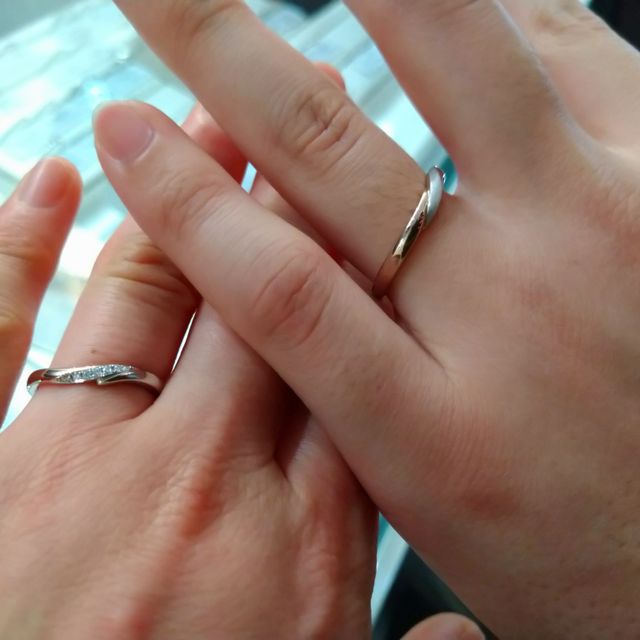 【アイプリモ(I-PRIMO)の口コミ】 デザインに一目惚れでした。2種類の色使いで境目にダイヤやマットになって…