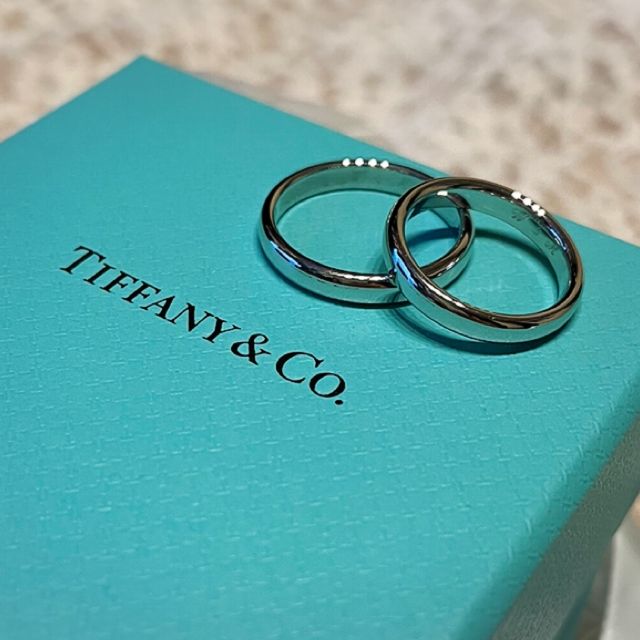 【ティファニー(Tiffany & Co.)の口コミ】 素材はプラチナで、シンプルなデザインがいいという意見が夫と合致してお…