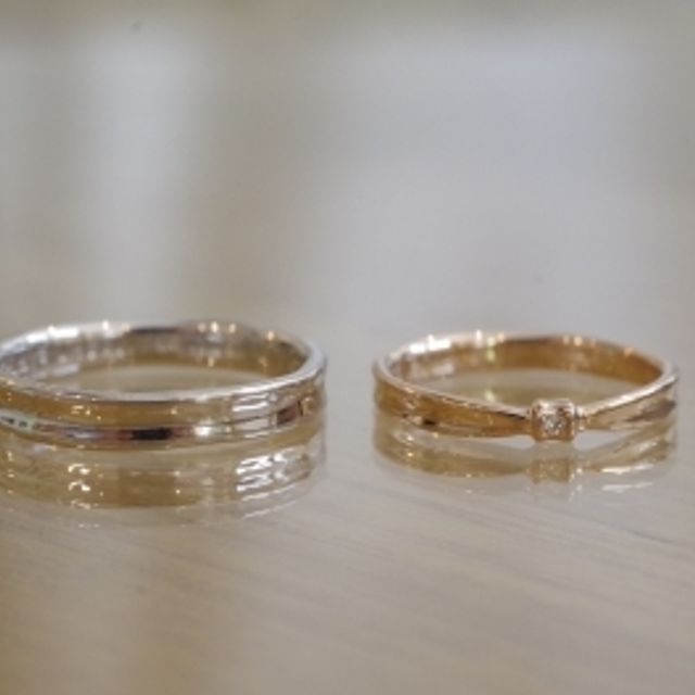 【hitotsuchi(ヒトツチ)の口コミ】 「シンプルかつオリジナリティのあるマリッジリング」という自分たちのア…