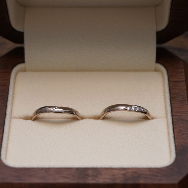 【TANZO.(鍛造指輪)の口コミ】 鍛造製法による丈夫な作りであること。
デザインが上品なところ。
指輪の…