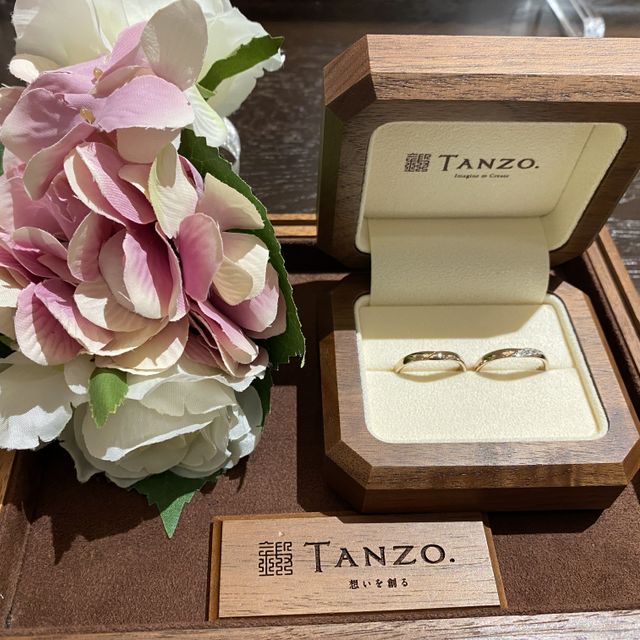 【TANZO.(鍛造指輪)の口コミ】 鍛造製法による丈夫な作りであること。
デザインが上品なところ。
指輪の…