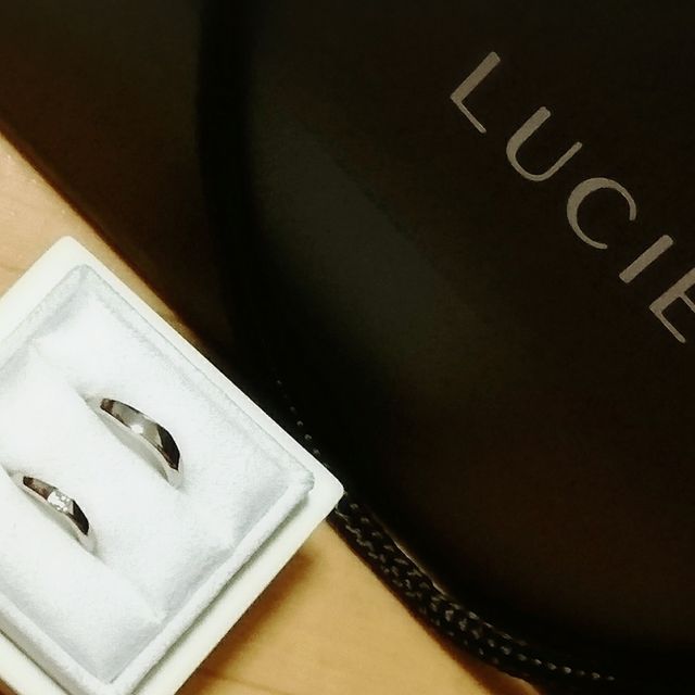 【LUCIE(ルシエ)の口コミ】 彼が選んでくれた婚約指輪がルシエのダスリンだったので、結婚指輪も同じ…