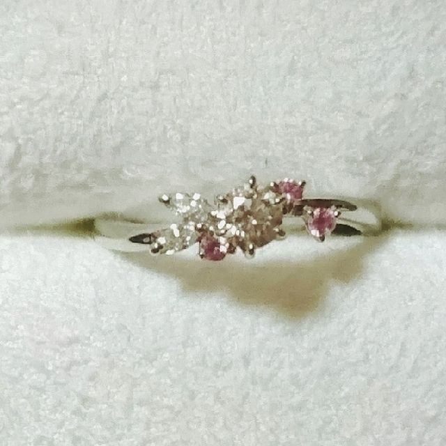 【LUCIE(ルシエ)の口コミ】 彼が選んでくれた婚約指輪がルシエのダスリンだったので、結婚指輪も同じ…