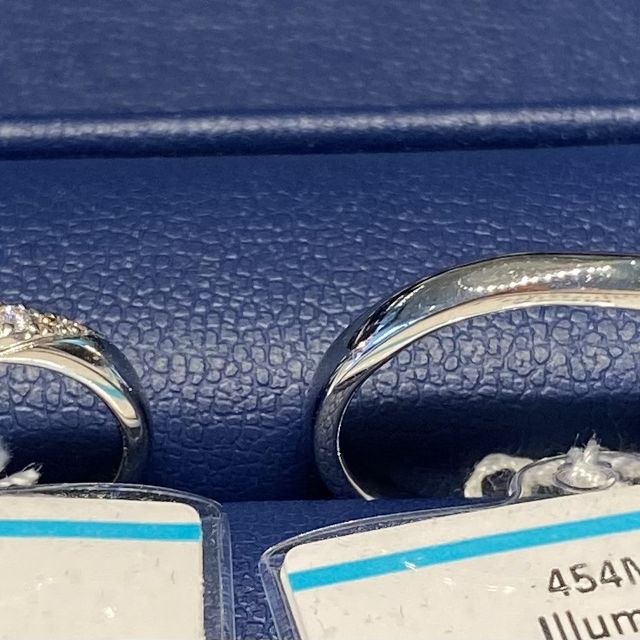 【銀座ダイヤモンドシライシの口コミ】 キラキラしている指輪を探していました。仕事柄派手な指輪はつけられない…