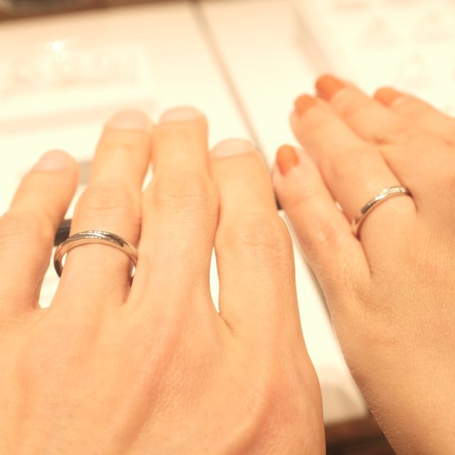 【銀座ダイヤモンドシライシの口コミ】 結婚情報誌を読み、二人で希望のデザインをすり合わせしてから実際に店舗…