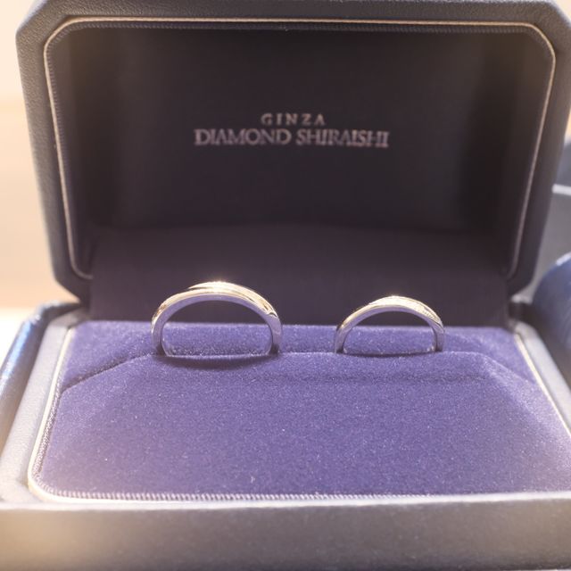 【銀座ダイヤモンドシライシの口コミ】 結婚情報誌を読み、二人で希望のデザインをすり合わせしてから実際に店舗…