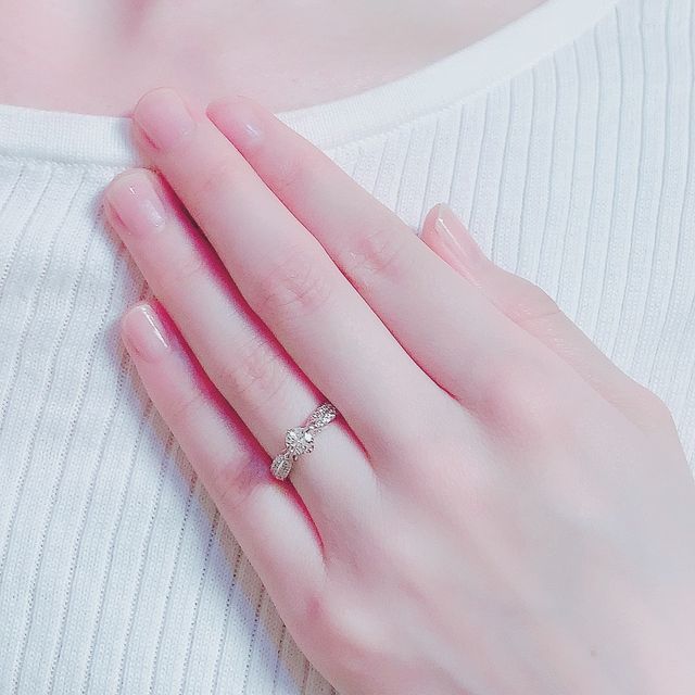 【WATANABE / 卸商社直営　渡辺の口コミ】 婚約指輪はゴージャスなデザインがいいと思っていました。実際にウェブで…