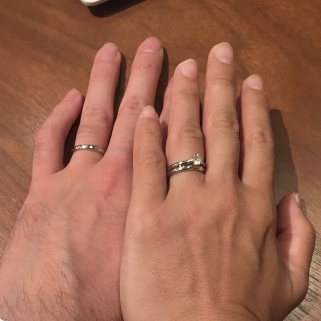 【銀座ダイヤモンドシライシの口コミ】 シンプルなデザインと幅広いサイズが決めてでした。かなり混んでいました…