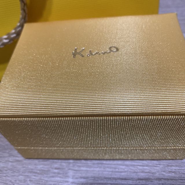 【ケイウノ ブライダル(K.UNO BRIDAL)の口コミ】 ここの指輪はプラチナでできていてウェーブも指にフィットし着け心地がと…