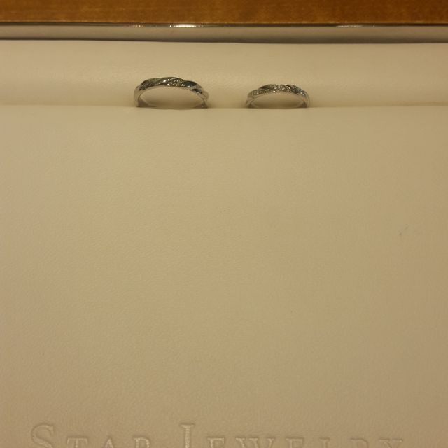 【STAR JEWELRY(スタージュエリー)の口コミ】 何種類も試着させていただきました。
シンプルなものから、デザインのある…