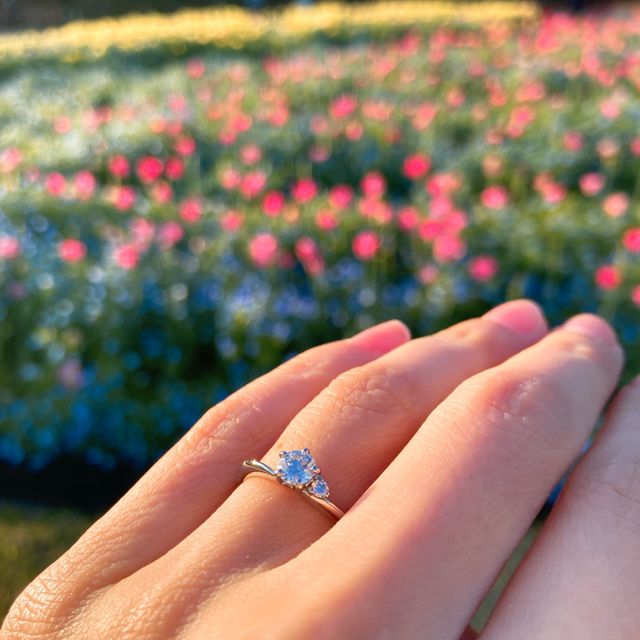 【HOSHI no SUNA 星の砂(ほしのすな)の口コミ】 シンプルですが、かわいく上品なデザインに惹かれました。何個か他にも気…