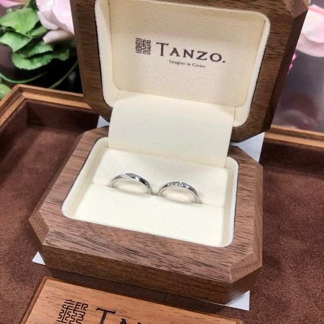 【TANZO.(鍛造指輪)の口コミ】 【指輪のデザイン・テイスト・素材】
・丈夫な鍛造製法のフルオーダー。
…