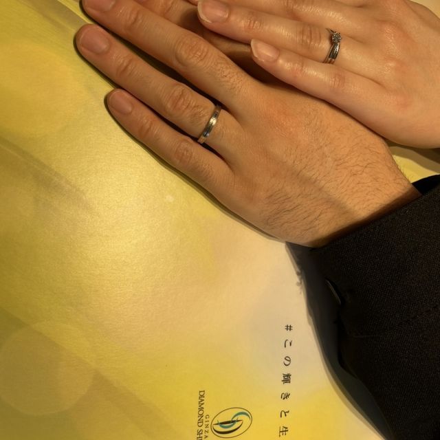 【銀座ダイヤモンドシライシの口コミ】 デザイン、価格で選びました。彼女が心から喜んでくれて、このデザインに…