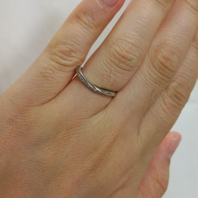 【俄(にわか)の口コミ】 普段はアクセサリーを着けないので指輪のブランドには詳しくなく、百貨店…