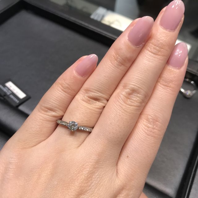 【ラザール ダイヤモンド(LAZARE DIAMOND)の口コミ】 デザインの種類はあまり多い感じはなく、ダイヤモンドに力を入れている印…