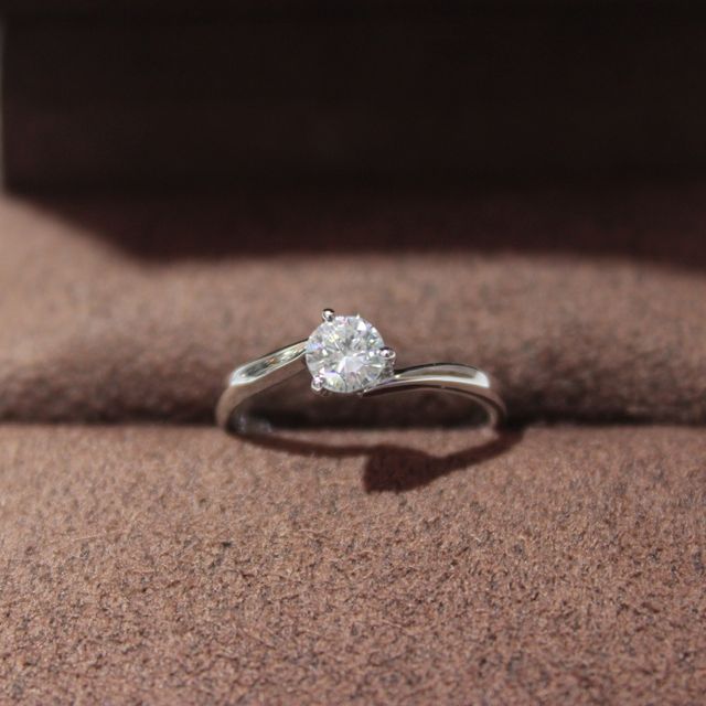 【William-LennyDiamond(ウィリアム・レニー・ダイヤモンド)の口コミ】 男性のスタッフさんが接客してくれました。４件ほど回りましたがどこも綺…