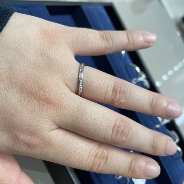 【4℃ BRIDAL(ヨンドシーブライダル)の口コミ】 シンプルでかわいいデザインのものが多かったです。どこに行ってもつけて…