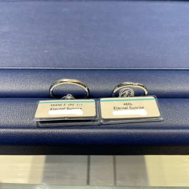 【銀座ダイヤモンドシライシの口コミ】 婚約指輪を付けて来店したので、婚約指輪と重ね付けした時にしっくりくる…