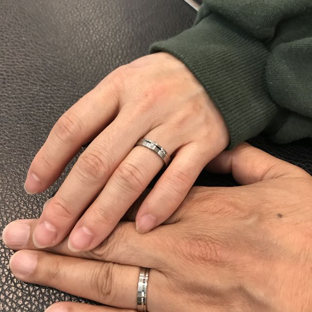 【acredo(アクレード)の口コミ】 フルオーダーでオリジナルのデザインが作れたこと。
つまり、指輪を作るに…