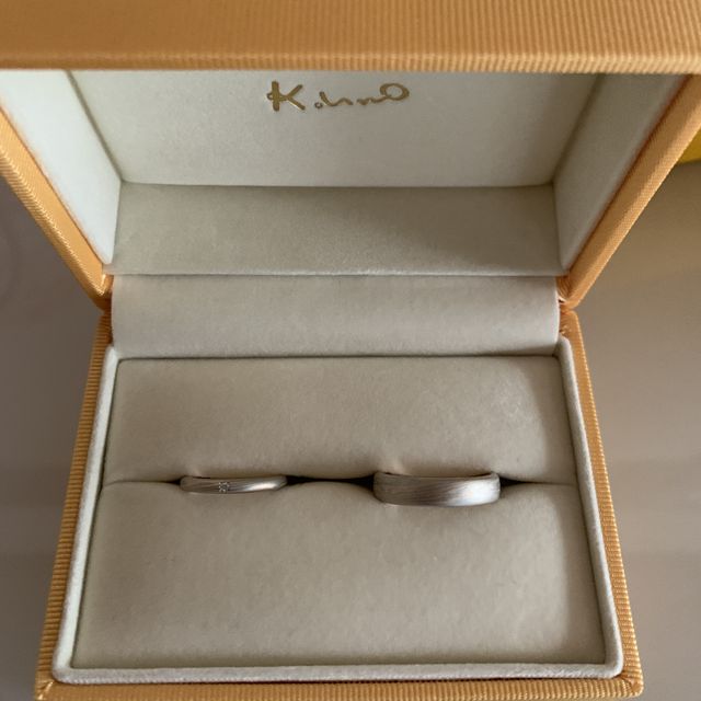 【ケイウノ ブライダル(K.UNO BRIDAL)の口コミ】 デザインがオシャレで一目惚れしました、他に見た事のないデザインで他の…