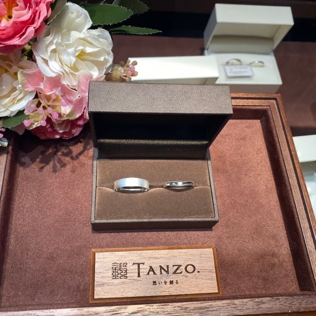 【TANZO.(鍛造指輪)の口コミ】 ・プランナーさんが指輪作りを一緒に楽しんでくださり、
　この方にお願い…