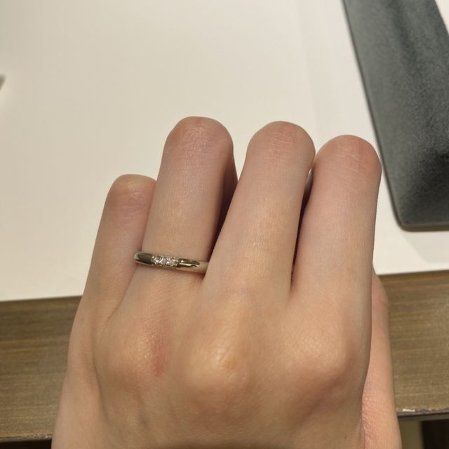【銀座ダイヤモンドシライシの口コミ】 デザインが圧倒的に良く感じました。彼女と一緒の指輪がいいという意向が…