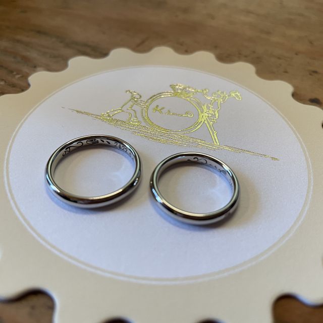 【ケイウノ ブライダル(K.UNO BRIDAL)の口コミ】 指輪の決め手は2点あります。1点目はプラチナのシンプルな形です。長く装…