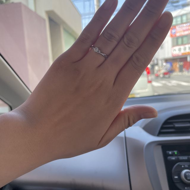 【アイプリモ(I-PRIMO)の口コミ】 指輪のデザインがドンピシャでした！！
シンプルで可愛くて、ずっと眺めて…