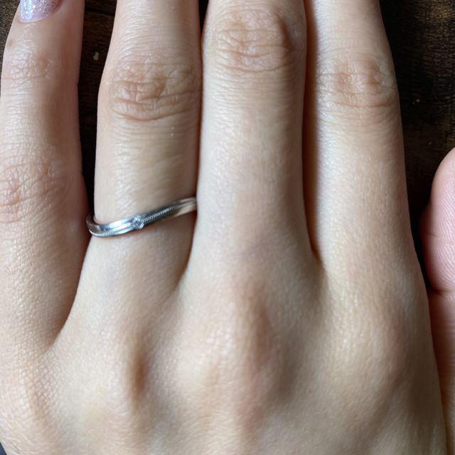 【アイプリモ(I-PRIMO)の口コミ】 デザインが似合っていた。
色んなものを嵌めて、決めました。
シンプルな…