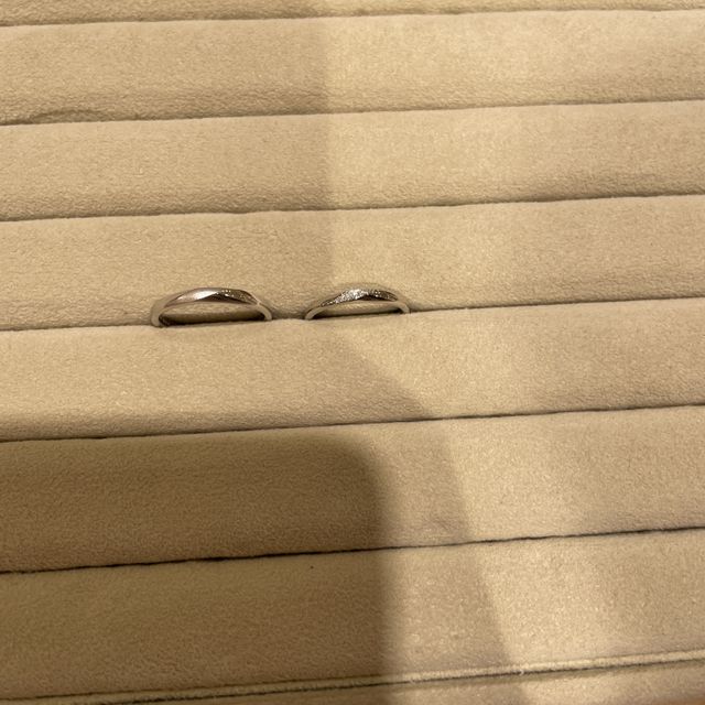 【TRECENTI(トレセンテ)の口コミ】 プラチナの部分が綺麗なのと、
ダイヤが綺麗に輝いていた。
デザインも豊…