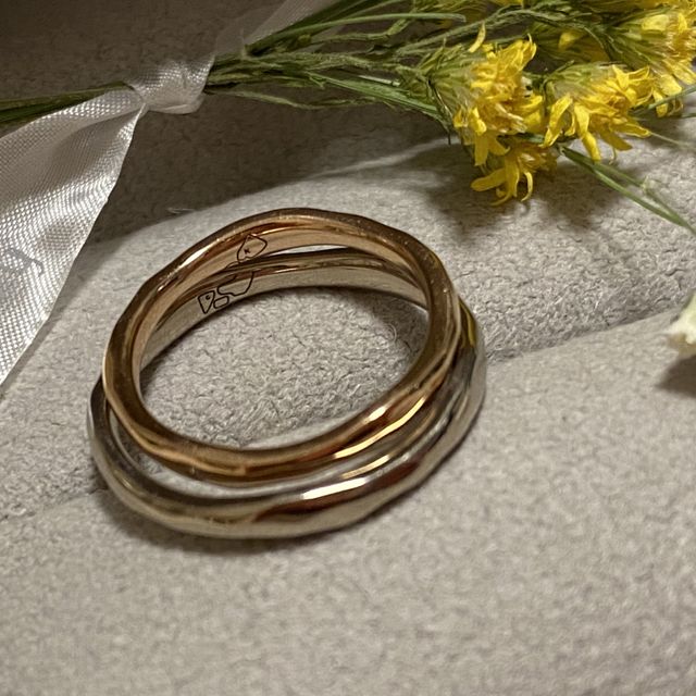 【mina.jewelry(ミナジュエリー)の口コミ】 質感、素材、形などをかなりの種類から選べる為、必ず自分が気に入るよう…