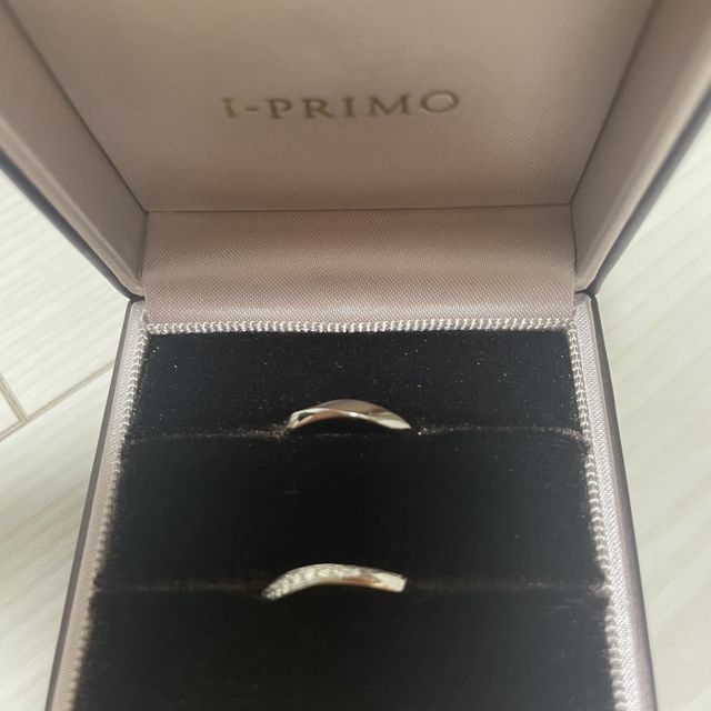 【アイプリモ(I-PRIMO)の口コミ】 数店舗見た中で、一番ダイヤが輝いていました！
どの角度からも綺麗にダイ…