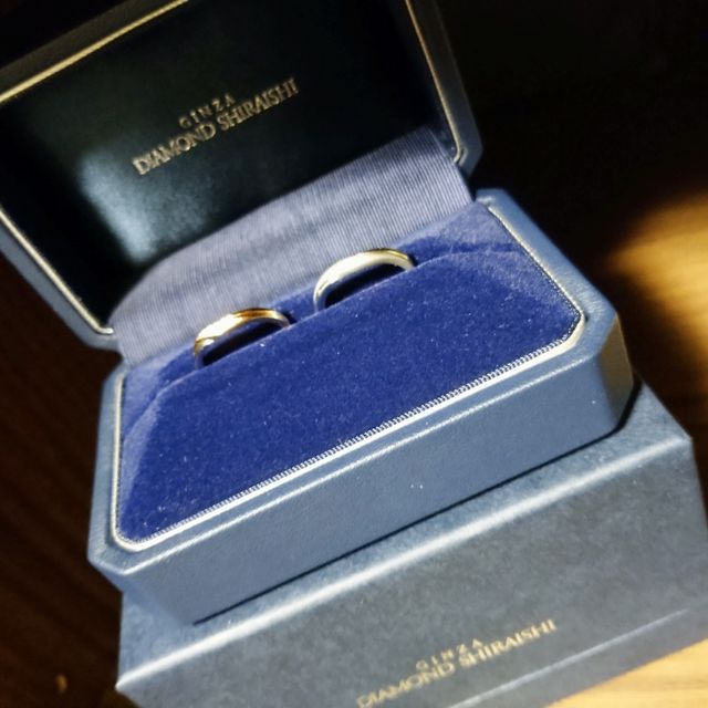 【銀座ダイヤモンドシライシの口コミ】 指輪のデザインが素敵で即決でした。結婚指輪はピンク×ゴールドで螺…