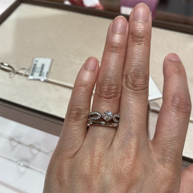 【ブルガリ(BVLGARI)の口コミ】 色々な豪華な指輪を出してくださりましたが、最終的にブルガリで気に入っ…